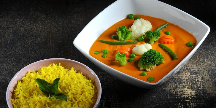 Čtyřchodové indické menu pro 2 osoby: vegetariánské nebo s masem