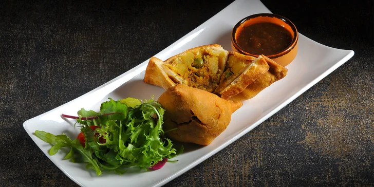 Čtyřchodové indické menu pro 2 osoby: vegetariánské nebo s masem