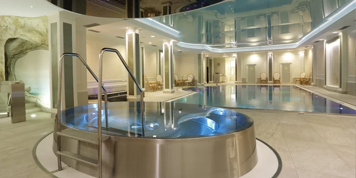 4* hýčkání v Karlových Varech: bazénové a wellness centrum i lázeňské procedury, polopenze
