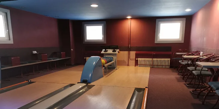 Rozkulte to: hodinová hra bowlingu pro partu až 8 kamarádů, po–so