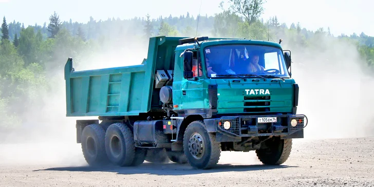 90min. zážitek pro skutečné chlapáky: staňte se bagristou a řidičem Tatry