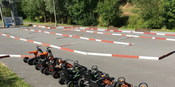 Šlapací káry: zapůjčení na 30 nebo 60 min. pro 1 i 2 děti, 2 dráhy