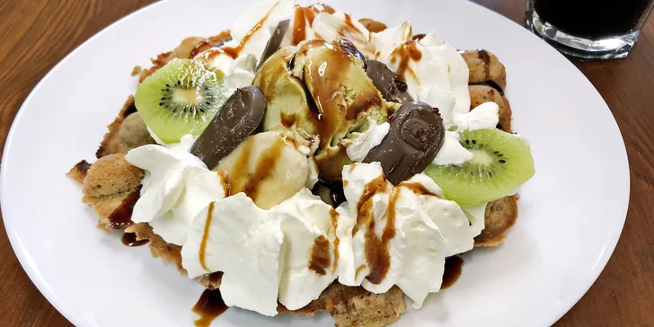 Belgická vafle: s nutellou a šlehačkou i s čedarem a šunkou