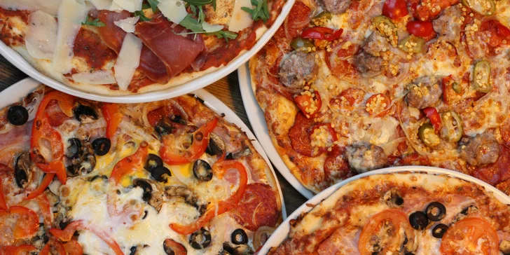 Každá pizza má standardní průměr 32 cm a vy máte nárok hned na dvě.