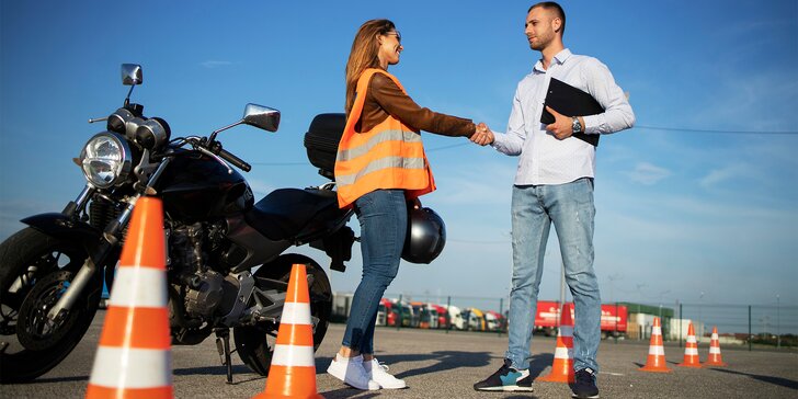 Rezervace kurzu k získání řidičáku na motorku: oprávnění na skupiny AM, A1, A2 a A