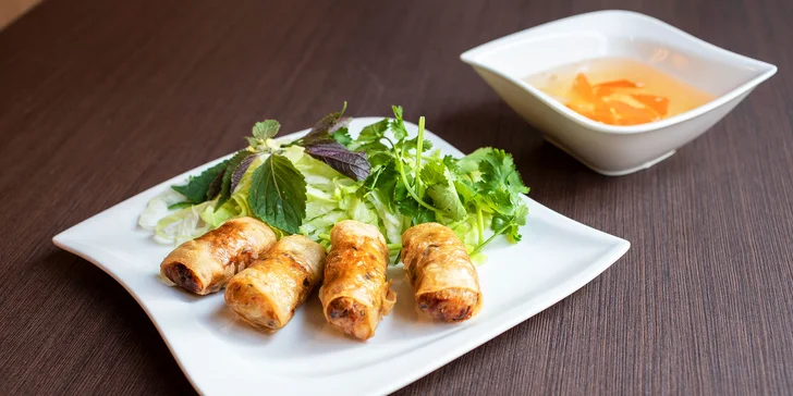 Pochutnejte si exoticky: hlavní jídlo nebo kuřecí curry podle výběru