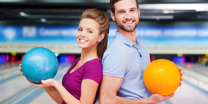 S partou či rodinou na bowling: 110 min. hry až pro 8 osob a kilo řízečků