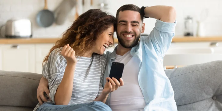 Užijte si společnou zábavu: třicetidenní partnerská výzva pomocí SMS