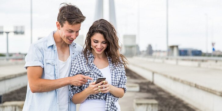 Užijte si společnou zábavu: třicetidenní partnerská výzva pomocí SMS