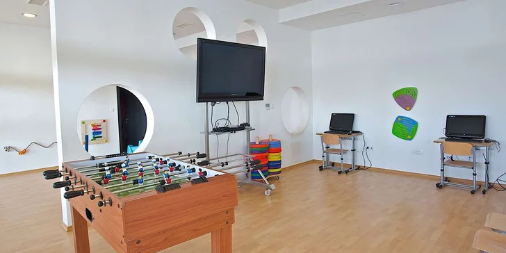 4* apartmánový resort v letovisku Pula: 200 m od pláže, s bazénem a tobogánem