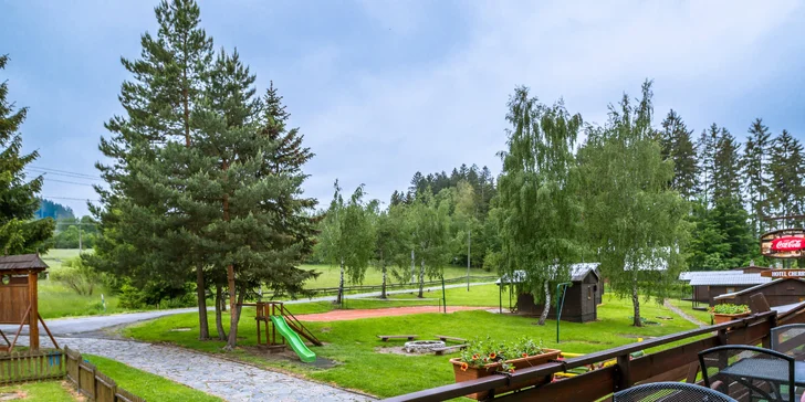 Vstup do solné jeskyně a finské sauny, k tomu pečené koleno s pivem či kofolou pro 1 nebo 2 osoby
