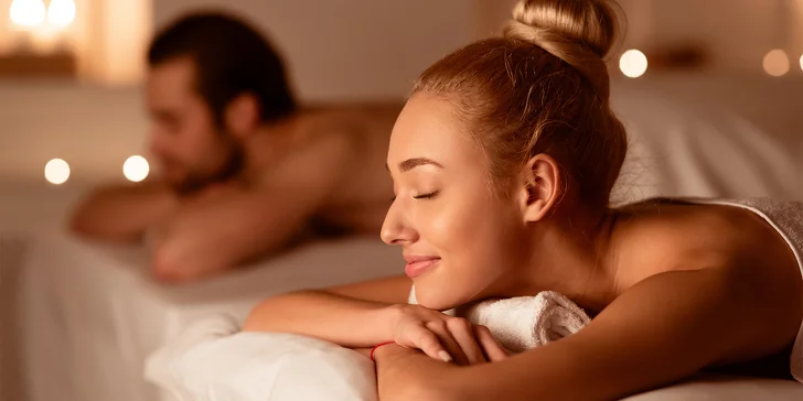 Pro pár: infrasauna a masáž dle výběru, relaxační pokoj s hudbou a svíčkami