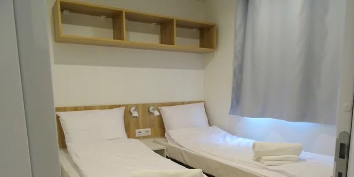 Mobilní domky s klimatizací a terasou až pro 6 osob, vybavený kemp s bazény kousek od Florencie