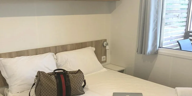 Mobilní domky s klimatizací a terasou až pro 6 osob, vybavený kemp s bazény kousek od Florencie
