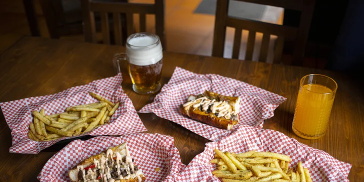 Občerstvení pod Žižkou pro 1 i 2 osoby: hovězí či kuřecí sendvič, hranolky a limonáda nebo pivo
