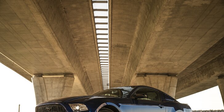 Superjízda v Mustangu na 15–60 minut včetně paliva