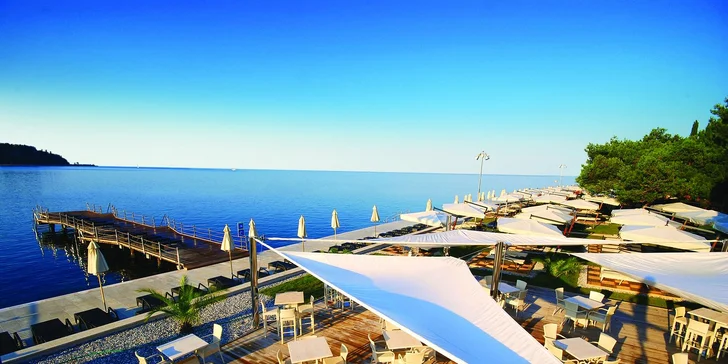 4* dovolená v Portoroži: hotel se soukromou pláží, snídaně a bazény