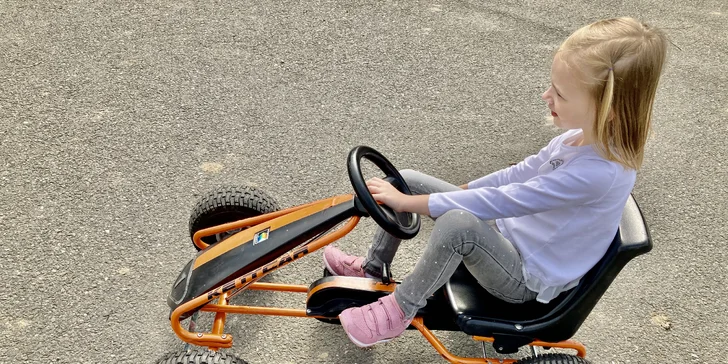 Šlapací káry: zapůjčení na 30 nebo 60 min. pro 1 i 2 děti, 2 dráhy