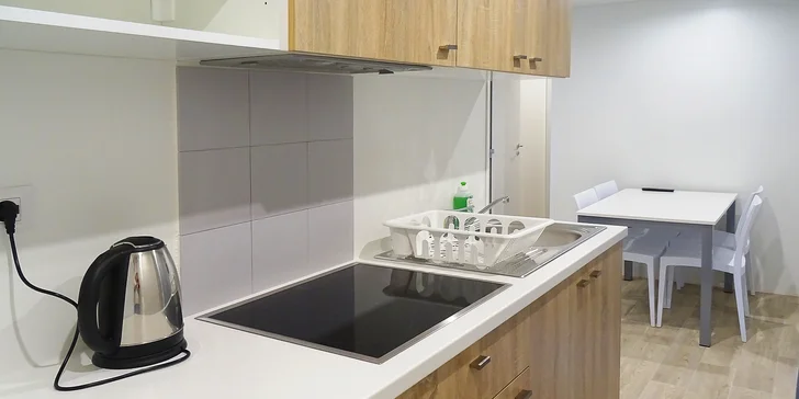 Mobilní domky s klimatizací a terasou až pro 6 osob, vybavený kemp s bazény kousek od Florencie