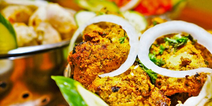 Tříchodové indické menu pro 2 osoby: vege nebo masové poskládané dle vaší chuti