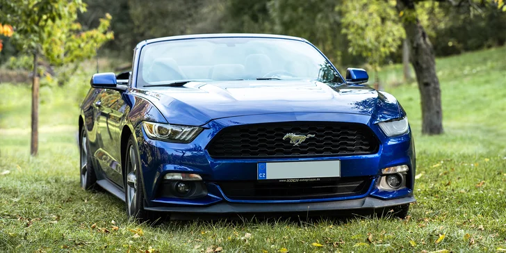 S větrem ve vlasech: 1–48 hodin nebo i celý víkend v elegantním Fordu Mustang Cabrio