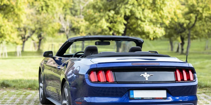 S větrem ve vlasech: 1–48 hodin nebo i celý víkend v elegantním Fordu Mustang Cabrio