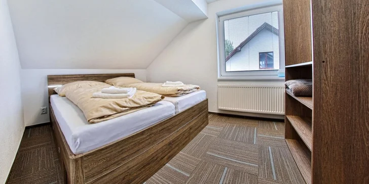 Pohodový pobyt v Liptovském Mikuláši pro pár i rodinu: vybavené moderní apartmány s kuchyňkou
