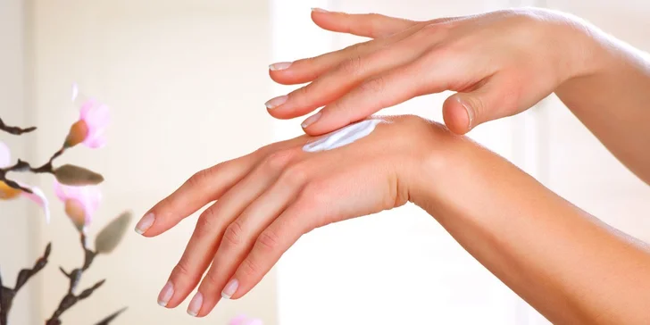 Luxusní péče o ruce - Parafínový zábal a SPA Peeling