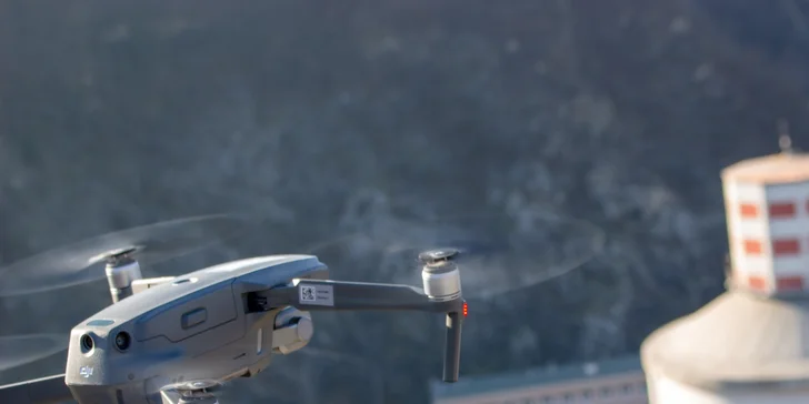 Fotografie či video z dronu: 20 nebo 100 snímků, případně 10–30min. záznam čehokoli budete chtít