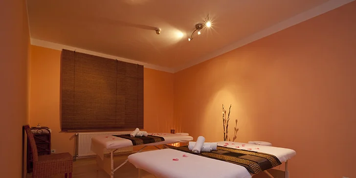 Luxusní relaxační balíček – císařská masáž, šampaňské a aroma lázeň