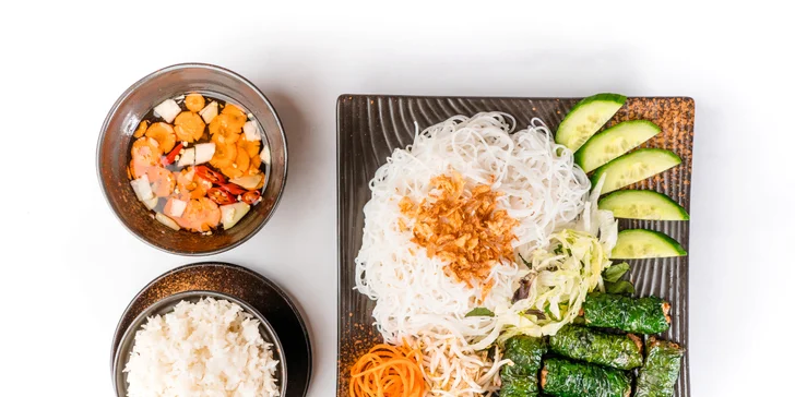 Vietnamské či thajské jídlo pro 2: s hovězím, kuřecím, kachnou i veganské