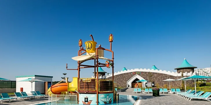 Luxusní dovolená na Kypru vč. letenky: resort s bazény, aquaparkem, pláží a ultra all inclusive