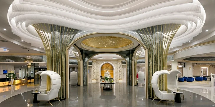 Luxusní dovolená na Kypru vč. letenky: resort s bazény, aquaparkem, pláží a ultra all inclusive