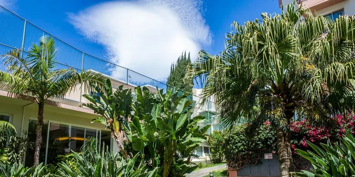 Dovolená na Madeiře vč. letenky: 3* hotel ve Funchalu u promenády, s bazény a snídaní