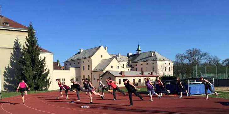 Vstupy na cvičení dle výběru: aerobic, zumba, poledance, cross fitness i TRX nebo pilates či fitbox