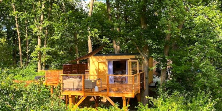 Netradiční dovolená v Českém ráji: treehouse pro rodinu, snídaně a půjčení loďky