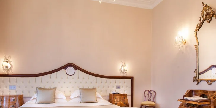 Elegantní 5* hotel v Rimini, který navštěvoval Fellini: snídaně, pláž a bazény