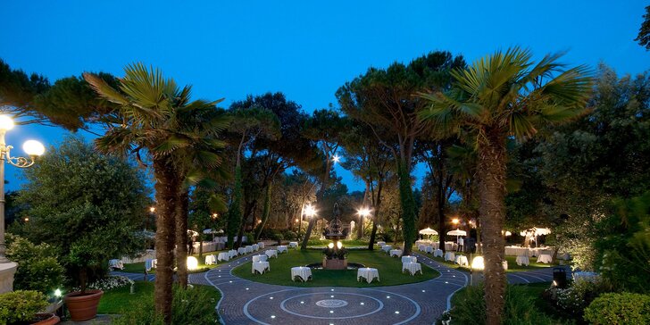 Elegantní 5* hotel v Rimini, který navštěvoval Fellini: snídaně, pláž a bazény