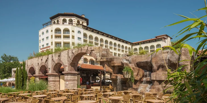 Bulharské Slunečné pobřeží letecky: 4* resort u pláže, s all inclusive, bazény a tobogány