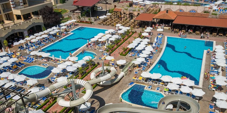 Bulharské Slunečné pobřeží letecky: 4* resort u pláže, s all inclusive, bazény a tobogány