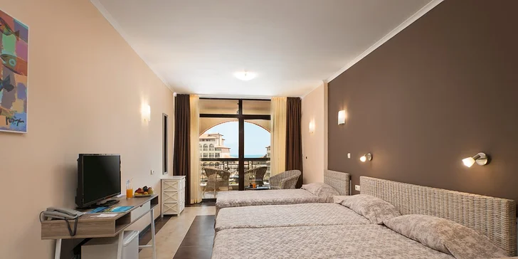 Bulharské Slunečné pobřeží letecky: 4* resort u pláže, s all inclusive, bazény a tobogány