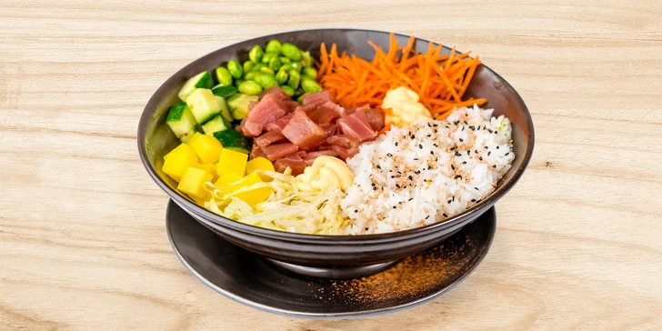 Skvělé jídlo pro 2 v centru města: poké s lososem, tuňákem i vegetariánské