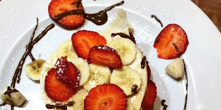 Minilívance s nutellou nebo lotus pomazánkou, ovocem a ořechy i limonádou
