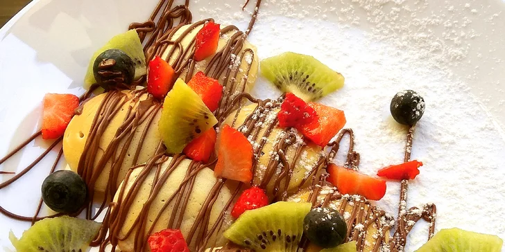 Minilívance s nutellou nebo lotus pomazánkou, ovocem a ořechy i limonádou