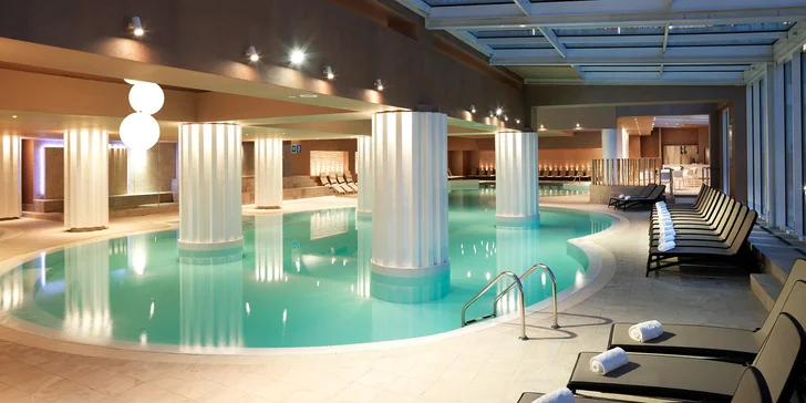 4* dovolená v Portoroži: hotel se soukromou pláží, snídaně a bazény