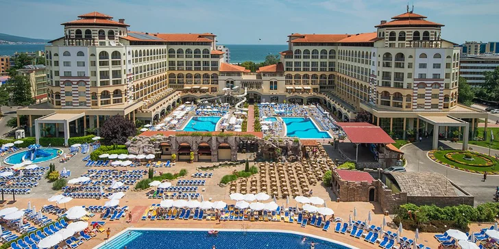 Bulharské Slunečné pobřeží letecky: 4* resort u pláže, s all inclusive, bazény a tobogány