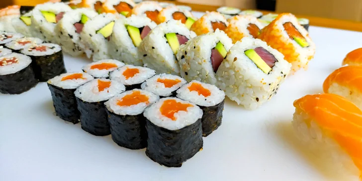 Sushi na Stodolní: 32 či 62 ks s lososem, tuňákem, krevetou i avokádem