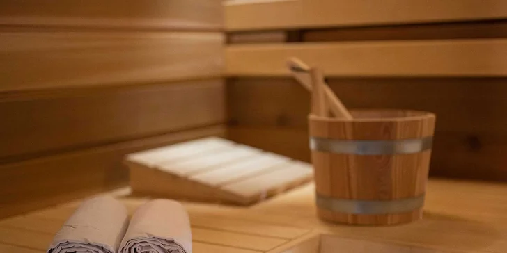 2 hodiny privátního wellness s vířivkou, finskou saunou i lahví sektu pro 2 osoby