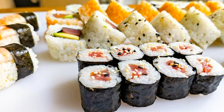 Sushi na Stodolní: 32 či 62 ks s lososem, tuňákem, krevetou i avokádem