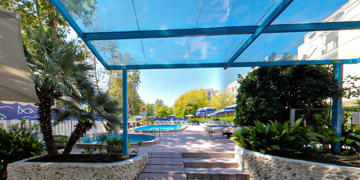 Krásné léto v Itálii: pobyt v hotelu s venkovním bazénem a polopenzí v oblíbeném letovisku